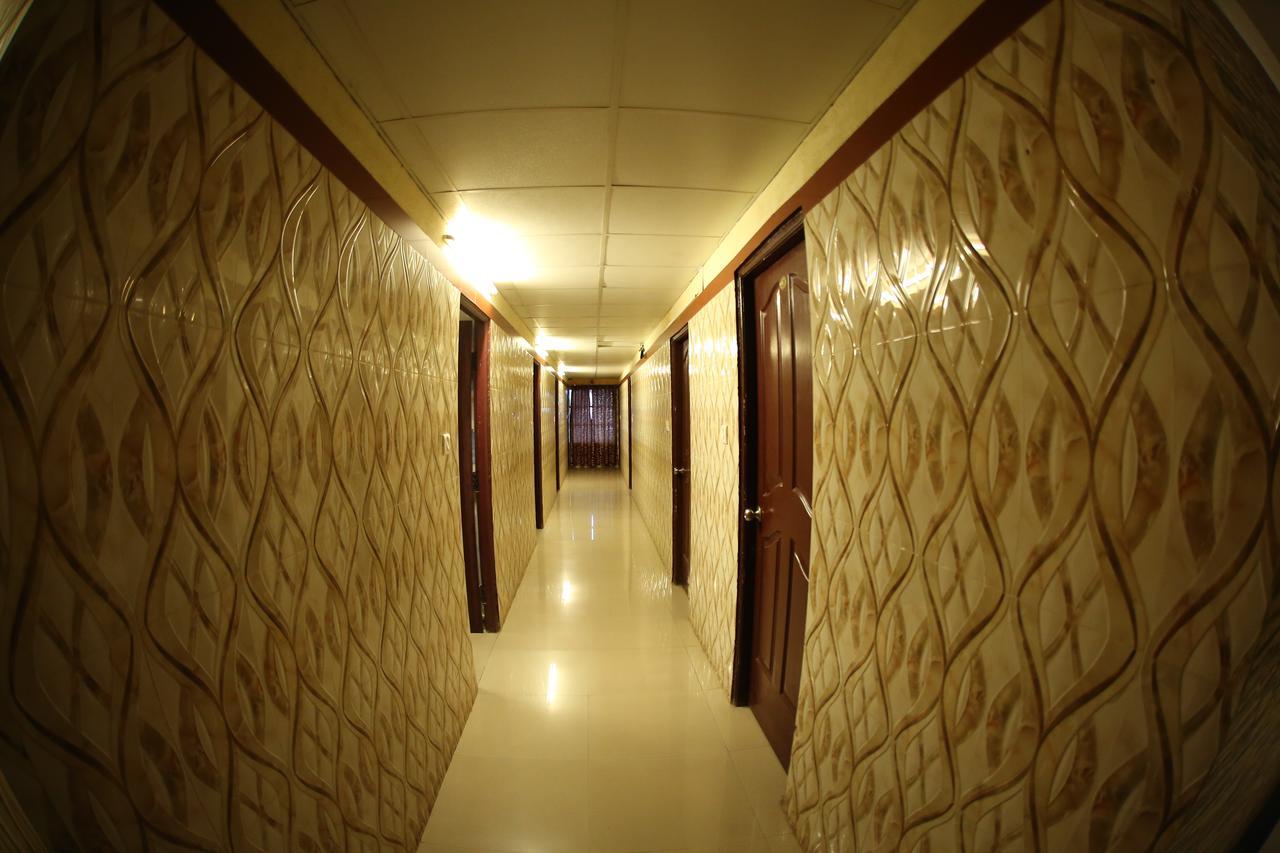 Hotel Venkat Presidency Бангалор Екстериор снимка