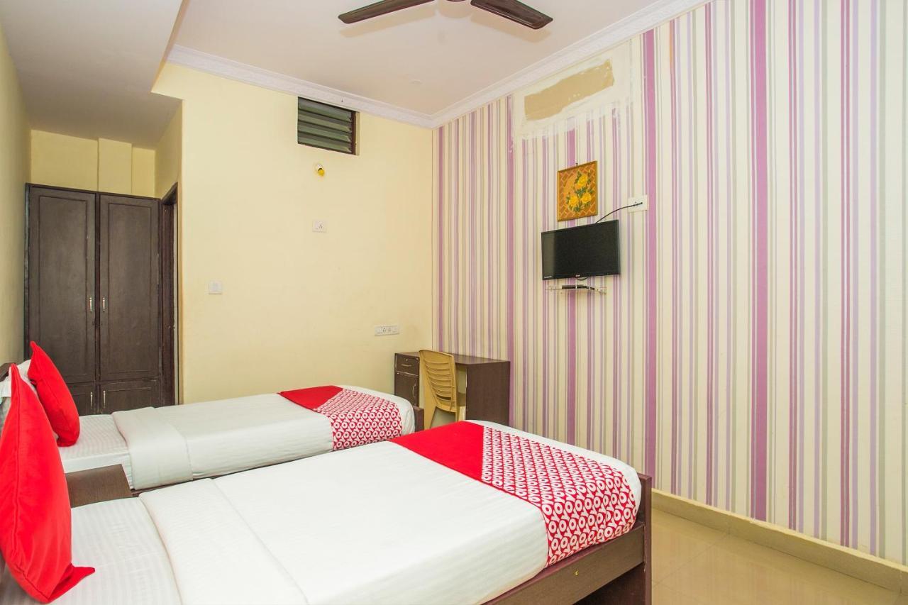 Hotel Venkat Presidency Бангалор Екстериор снимка