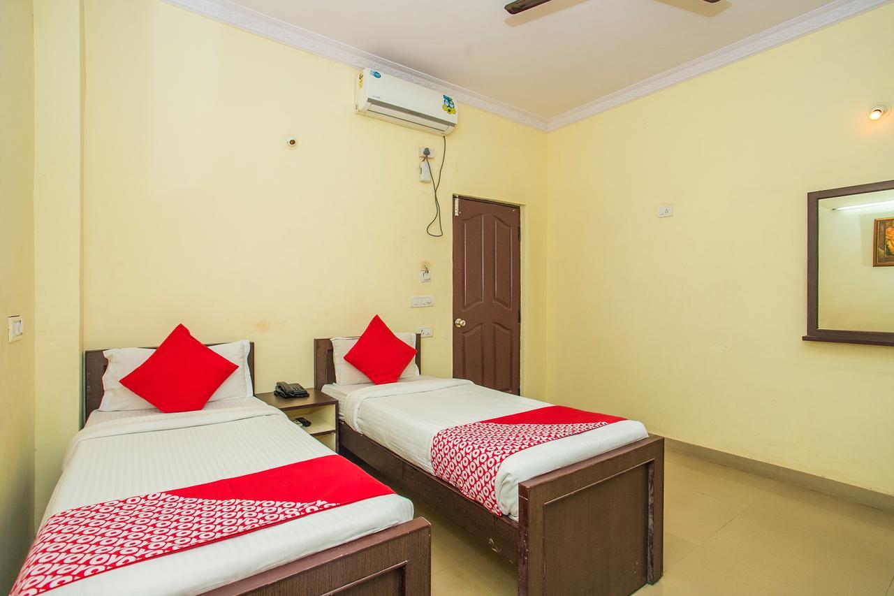 Hotel Venkat Presidency Бангалор Екстериор снимка