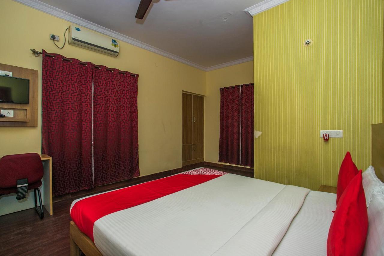 Hotel Venkat Presidency Бангалор Екстериор снимка